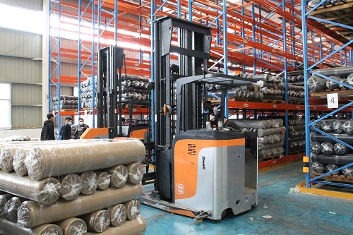 Differenza tra guida magnetica e guida meccanica di Zowell VNA Forklifts